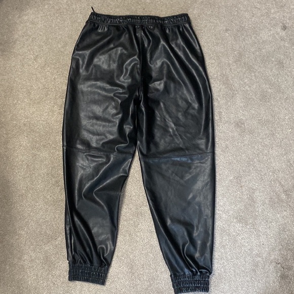 Abercrombie & Fitch Black Vegan Leather Joggers Size L - Picture 4 of 6
